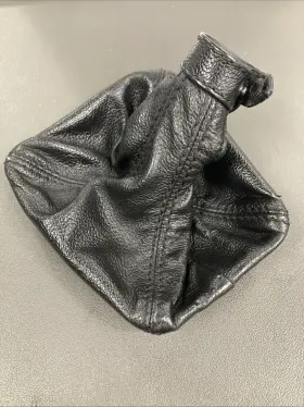 112792760 Alfa Romeo 164 Manual Shift Leather Boot For 1994-95 Quadrifoglio
