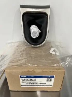 Ford Fr3z7277ea1x Oem 15-20 Mustang Gt350 Leather Gear Shift Boot Chrome Sync Trim Bezel Nib