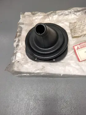 Md701687 Mitsubishi Mopar/mitsubishi Nos Trans. G/shift Boot/cover 76-77 Colt H/back 2dr.h.t #2