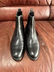 Brooks Brothers Chelsea Boots Womens Size 7 Black Leather Round Toe Pull On. Fixed Price $18.00.